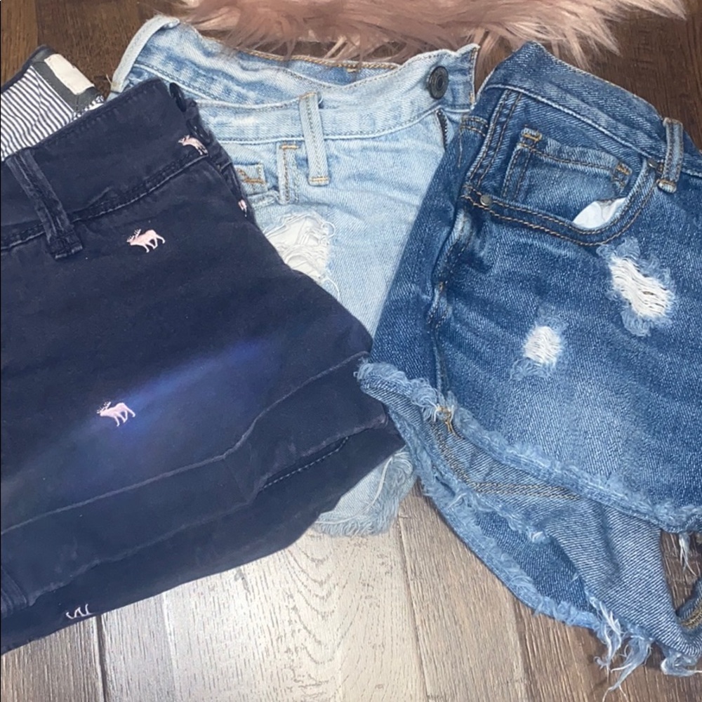 SET OF THREE SHORTS